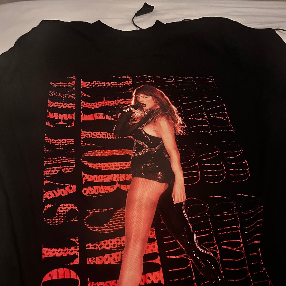 Taylor Swift  REPUTATION ERAS TOUR  shirt